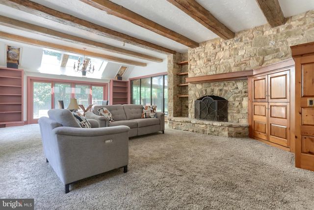 51 HILL MANOR DR, Hershey, PA 17033