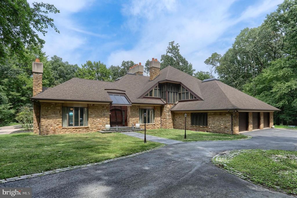 51 HILL MANOR DR, Hershey, PA 17033