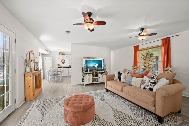 21184 La Hwy 16, Denham Springs, LA 70726