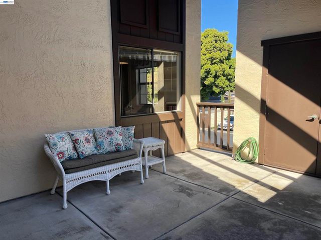 2510 Galleon Pl, San Leandro, CA 94577
