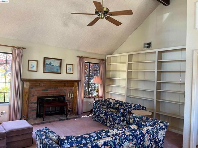 2510 Galleon Pl, San Leandro, CA 94577