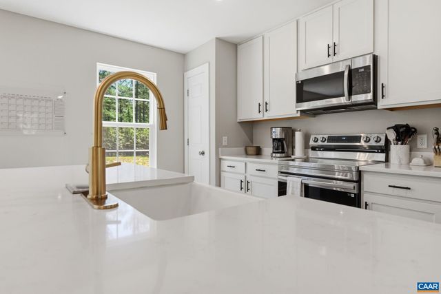 75 KYLE CT, Zion Crossroads, VA 22942
