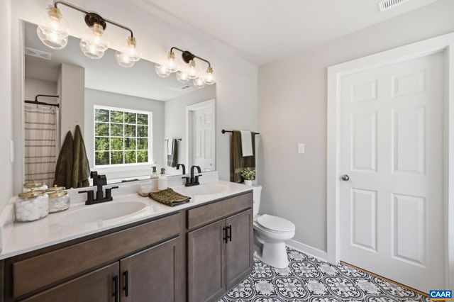75 KYLE CT, Zion Crossroads, VA 22942