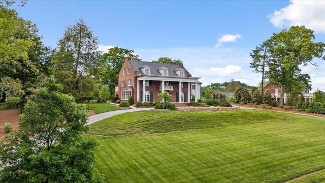 1636 Hillcrest Road, Chattanooga, TN 37405