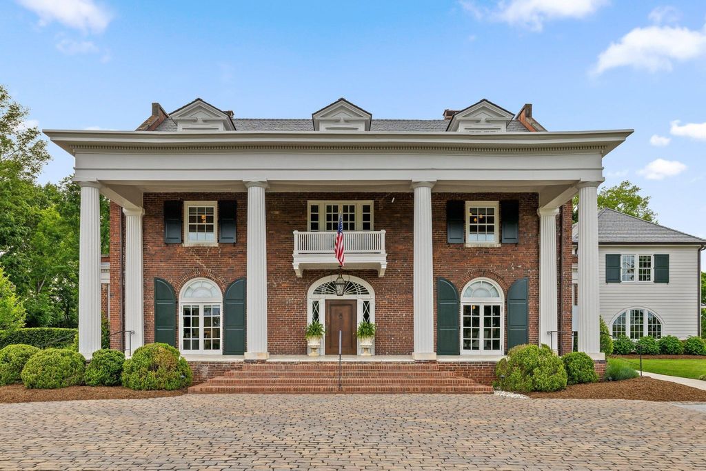 1636 Hillcrest Road, Chattanooga, TN 37405