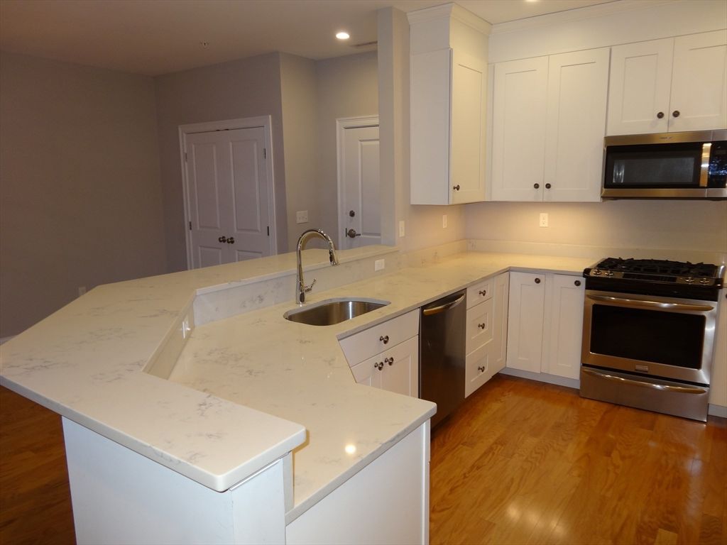 2 Inwood 3002, Woburn, MA 01801