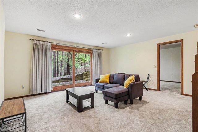2429 Highpointe Drive, Kalamazoo, MI 49008