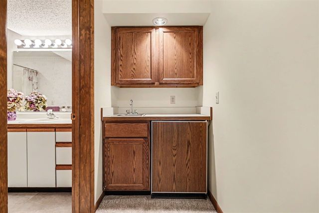 2429 Highpointe Drive, Kalamazoo, MI 49008