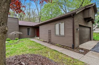2429 Highpointe Drive, Kalamazoo, MI 49008
