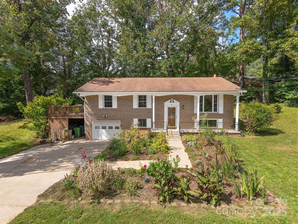 22 Waters Road, Asheville, NC 28805