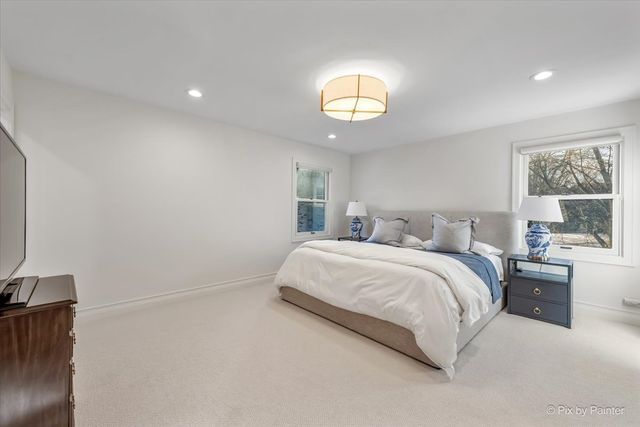 315 Minear Drive, Libertyville, IL 60048