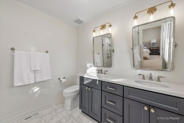 315 Minear Drive, Libertyville, IL 60048