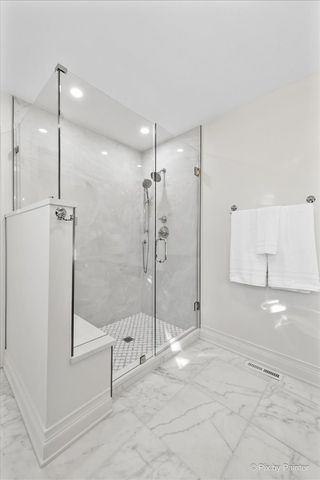 315 Minear Drive, Libertyville, IL 60048