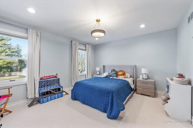 315 Minear Drive, Libertyville, IL 60048