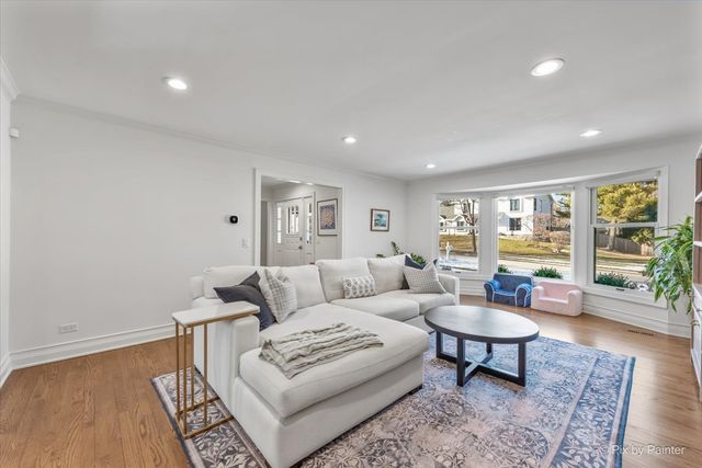 315 Minear Drive, Libertyville, IL 60048