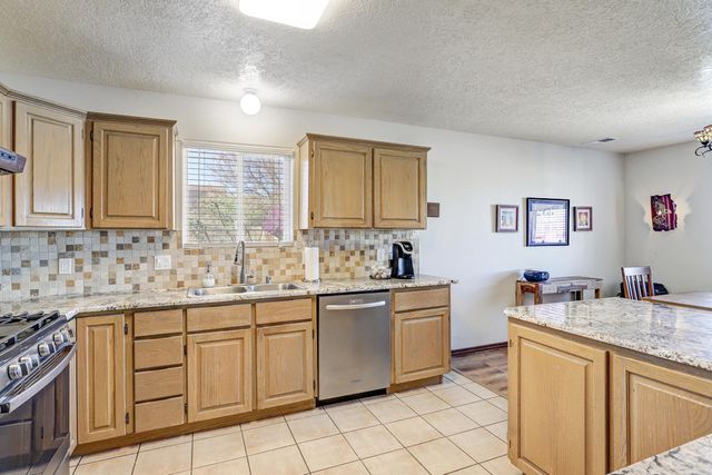 5751 Cody Road NE, Rio Rancho, NM 87144