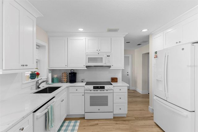 11445 9TH STREET E, Treasure Island, FL 33706