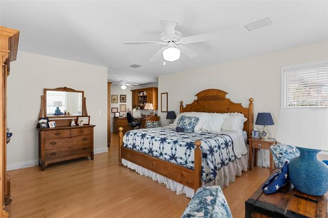 11445 9TH STREET E, Treasure Island, FL 33706