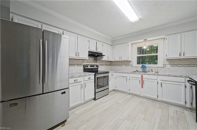 154 Smith ST, Poquoson, VA 23662