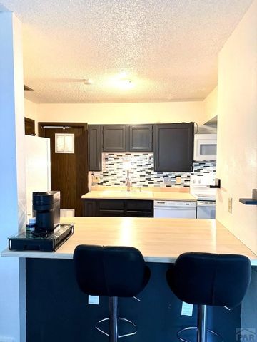 172 Bonnymede Rd Apt C, Pueblo, CO 81001