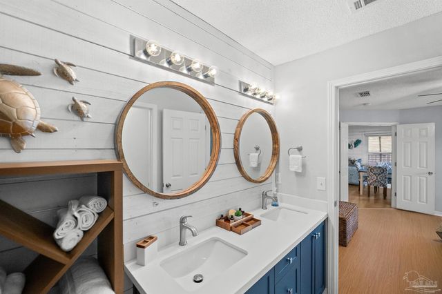 4111 Spinnaker Pl, Pensacola, FL 32507