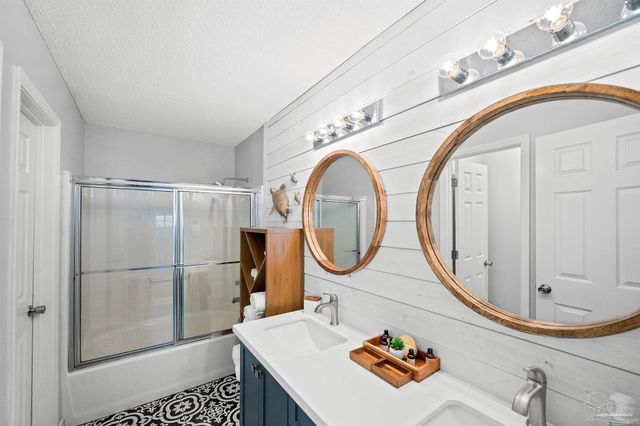 4111 Spinnaker Pl, Pensacola, FL 32507