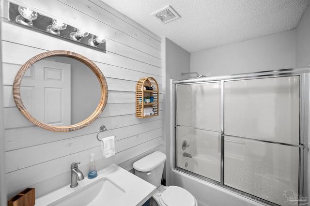 4111 Spinnaker Pl, Pensacola, FL 32507