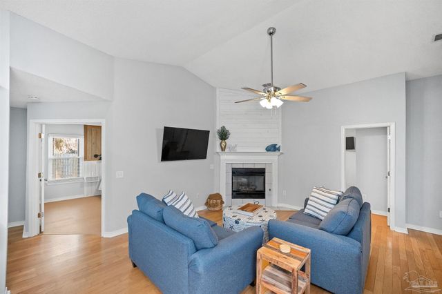 4111 Spinnaker Pl, Pensacola, FL 32507