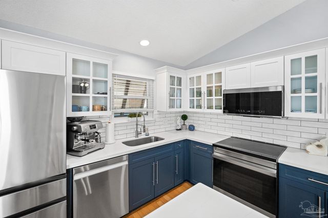 4111 Spinnaker Pl, Pensacola, FL 32507