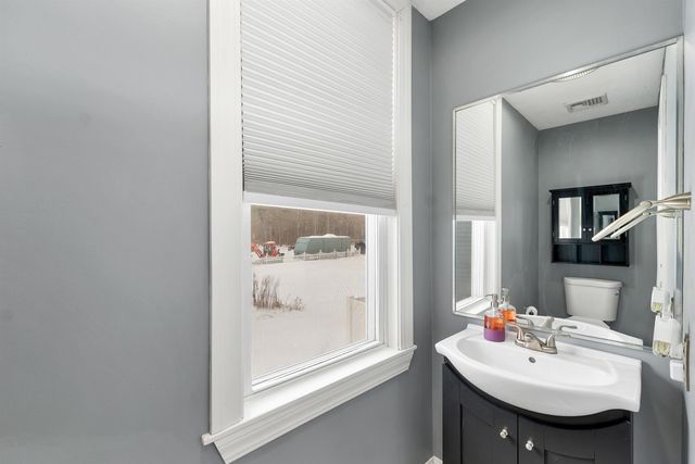 77 Central Street, Farmington, NH 03835