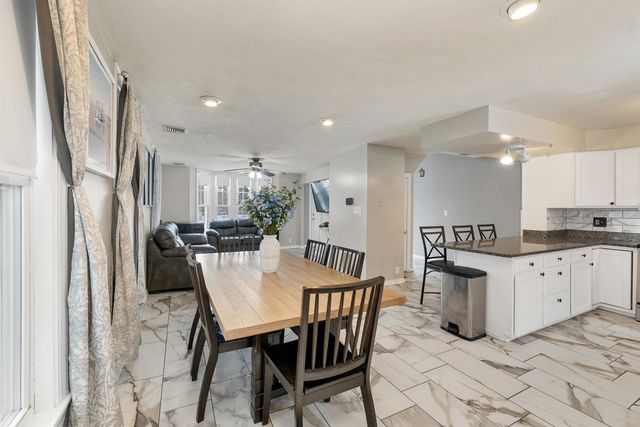 77 Central Street, Farmington, NH 03835