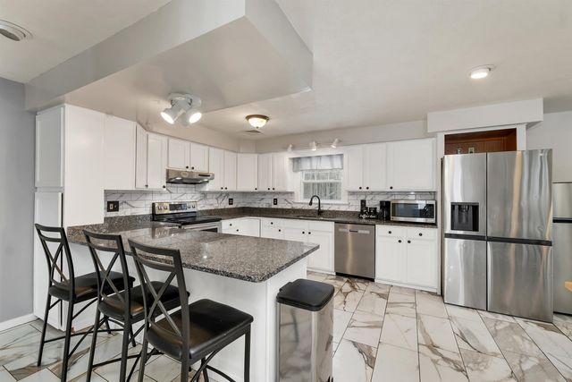 77 Central Street, Farmington, NH 03835