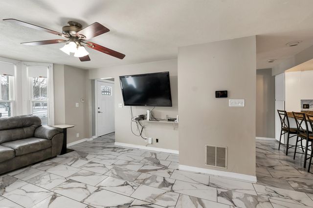 77 Central Street, Farmington, NH 03835