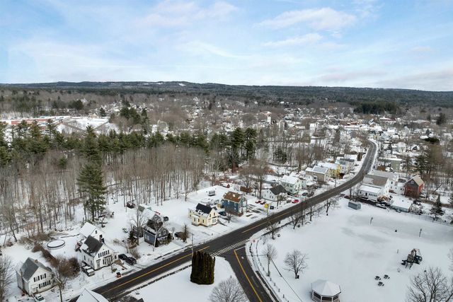 77 Central Street, Farmington, NH 03835