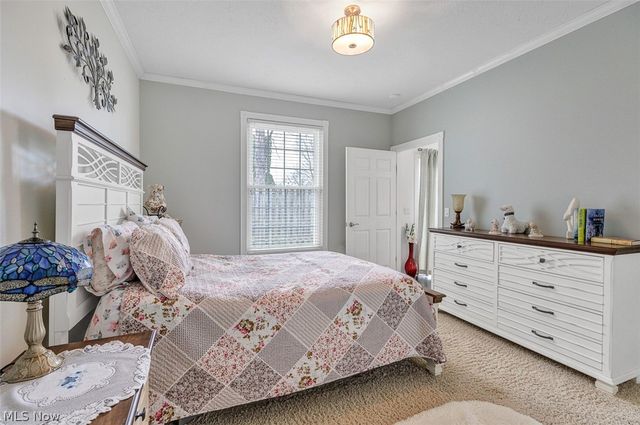 6960 Cottage Circle, North Ridgeville, OH 44039