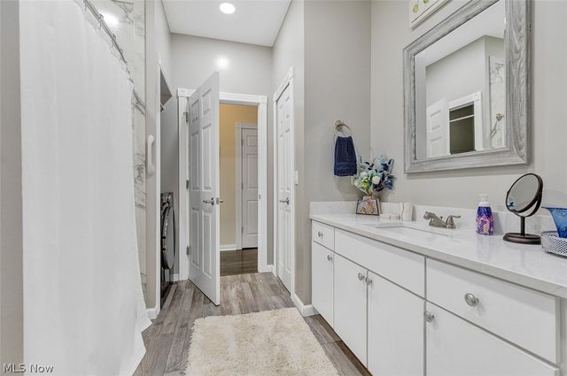 6960 Cottage Circle, North Ridgeville, OH 44039
