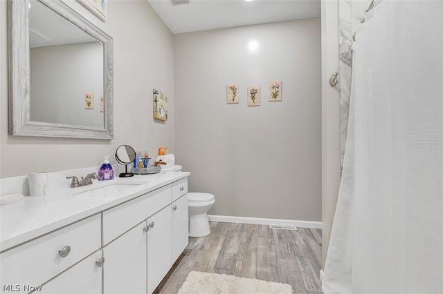 6960 Cottage Circle, North Ridgeville, OH 44039
