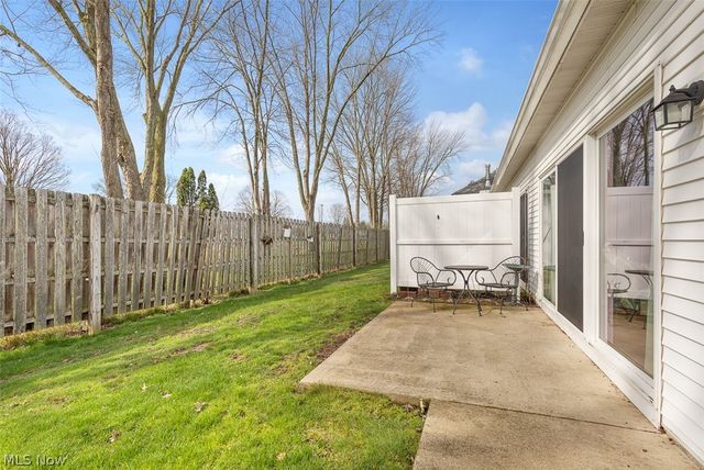 6960 Cottage Circle, North Ridgeville, OH 44039