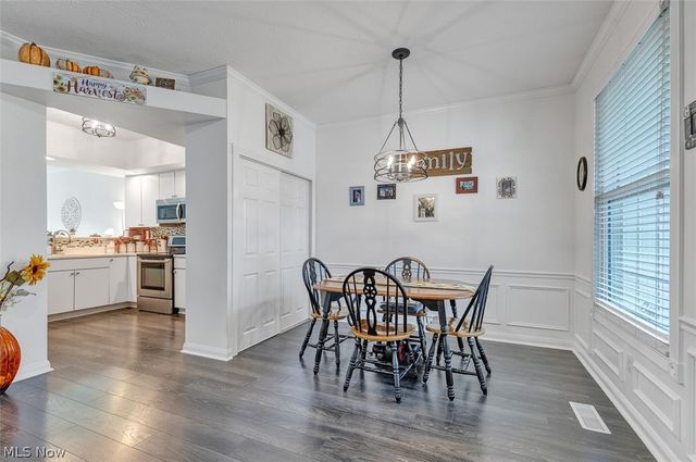 6960 Cottage Circle, North Ridgeville, OH 44039