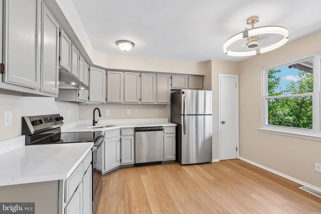 13 EVERGREEN RD, Stowe, PA 19464