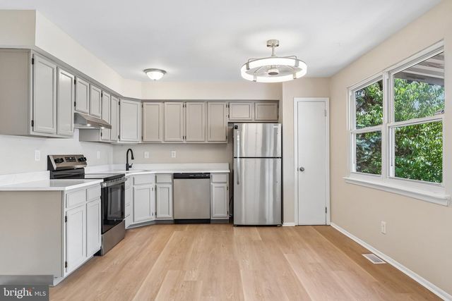 13 EVERGREEN RD, Stowe, PA 19464