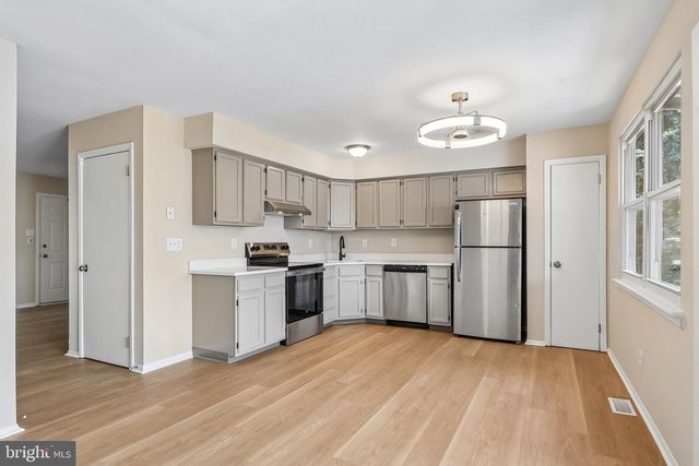 13 EVERGREEN RD, Stowe, PA 19464