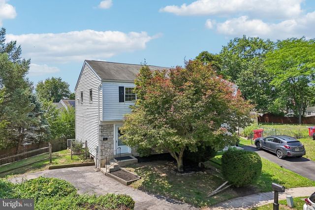 13 EVERGREEN RD, Stowe, PA 19464