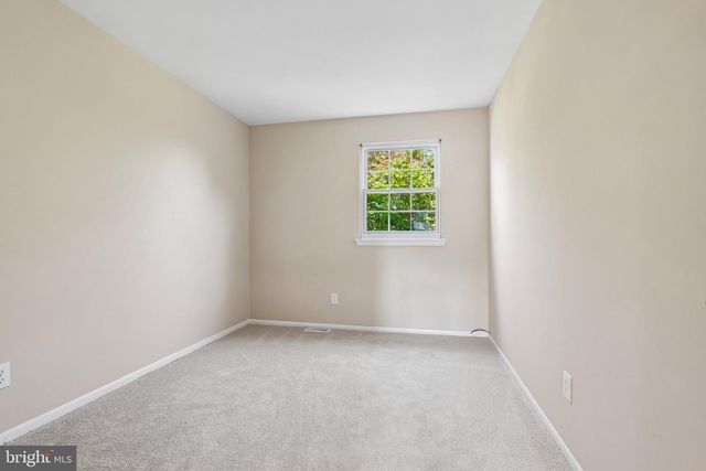 13 EVERGREEN RD, Stowe, PA 19464