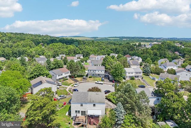 13 EVERGREEN RD, Stowe, PA 19464