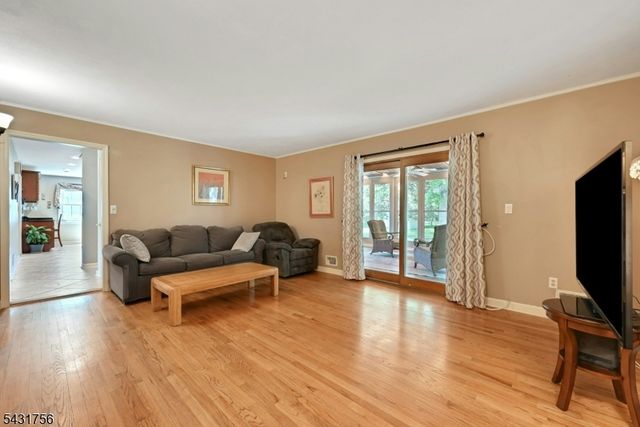 10 Thruway Dr, Bridgewater Twp., NJ 08807