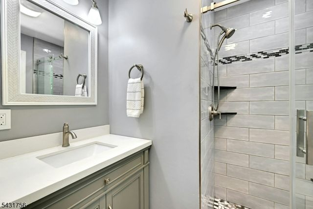 10 Thruway Dr, Bridgewater Twp., NJ 08807