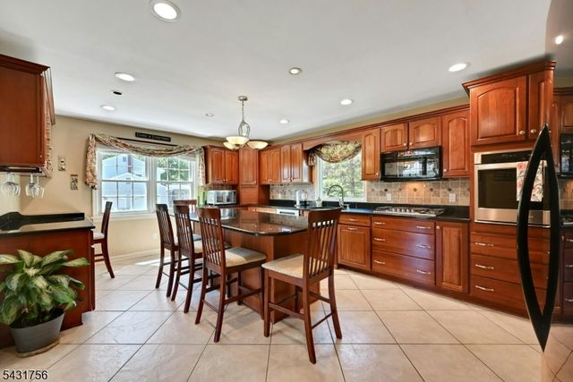10 Thruway Dr, Bridgewater Twp., NJ 08807