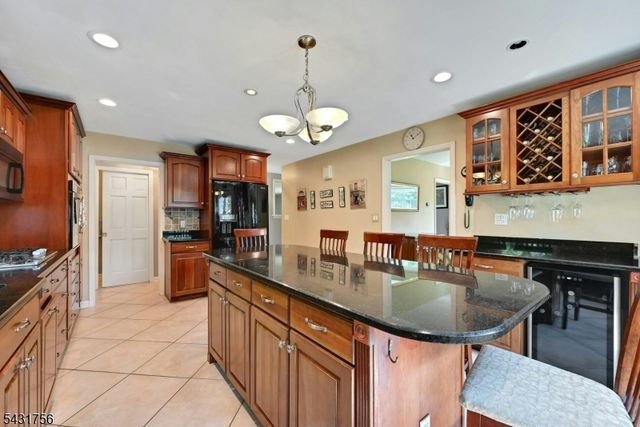10 Thruway Dr, Bridgewater Twp., NJ 08807