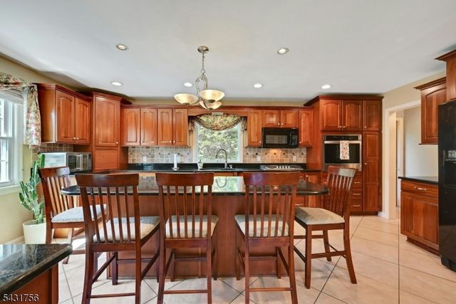 10 Thruway Dr, Bridgewater Twp., NJ 08807